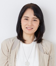 吉沢真紀 氏