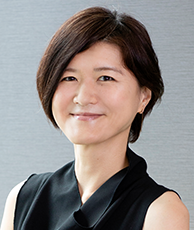 山本千晴 氏