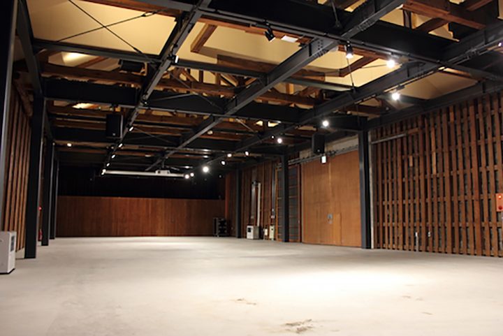 「1号倉庫」には大人数でのセミナーにも使用できる、かなり広い空間がある。