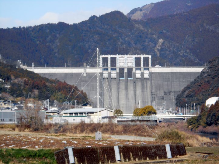 早明浦ダムは「四国のいのち」とも呼ばれ、非常に重要な役割を担っている。
